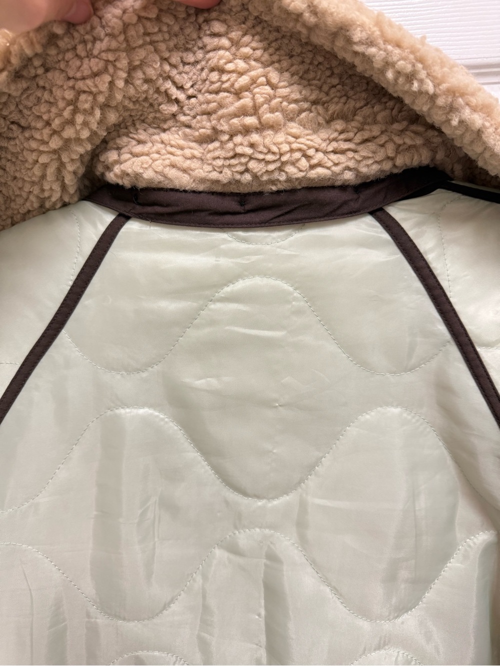 The Great Reversible Quilted Puffer Jacket - Picture 14 of 16